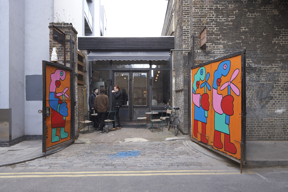 Thierry Noir Mural in Shoreditch, March 2014 (Image Marcus Peel -marcuspeelphotography.co.uk) 2