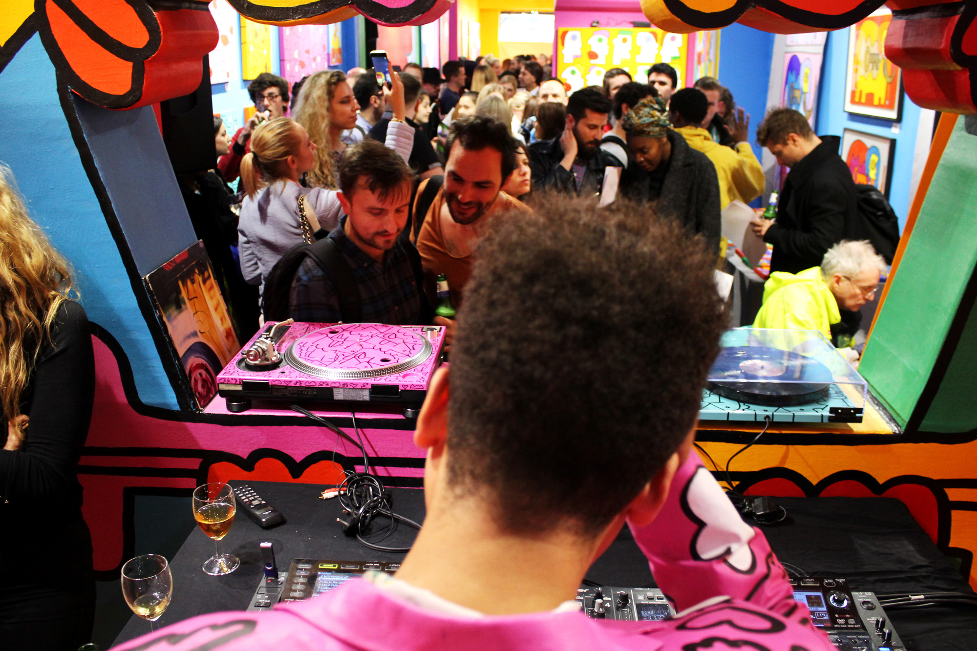 Thierry Noir vs Seth Troxler10
