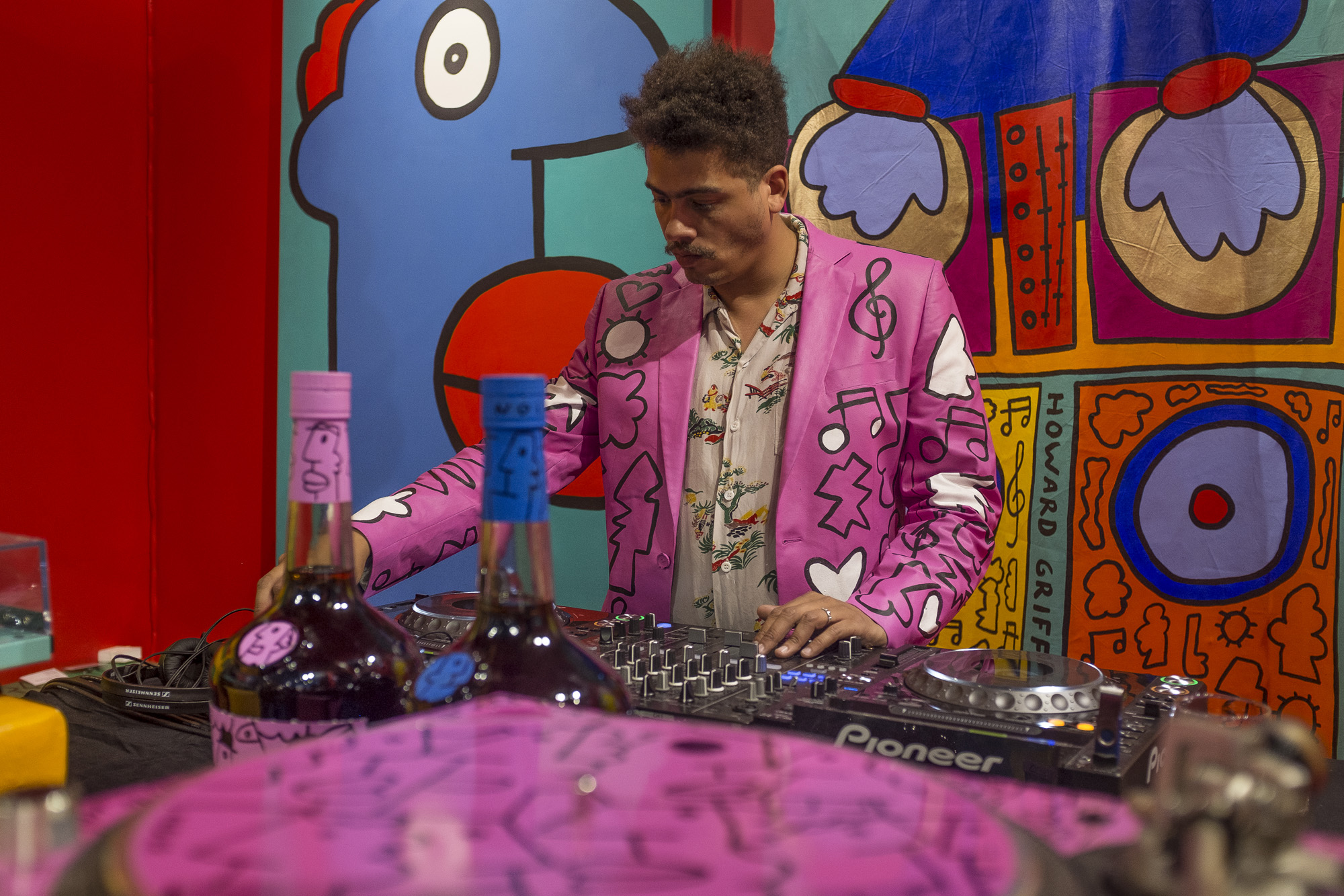 Thierry Noir vs Seth Troxler2