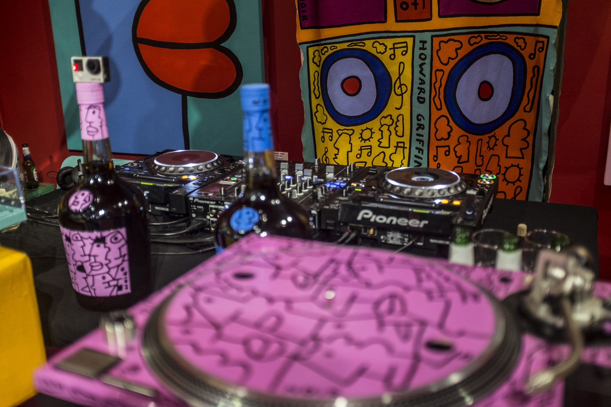 Thierry Noir vs Seth Troxler8