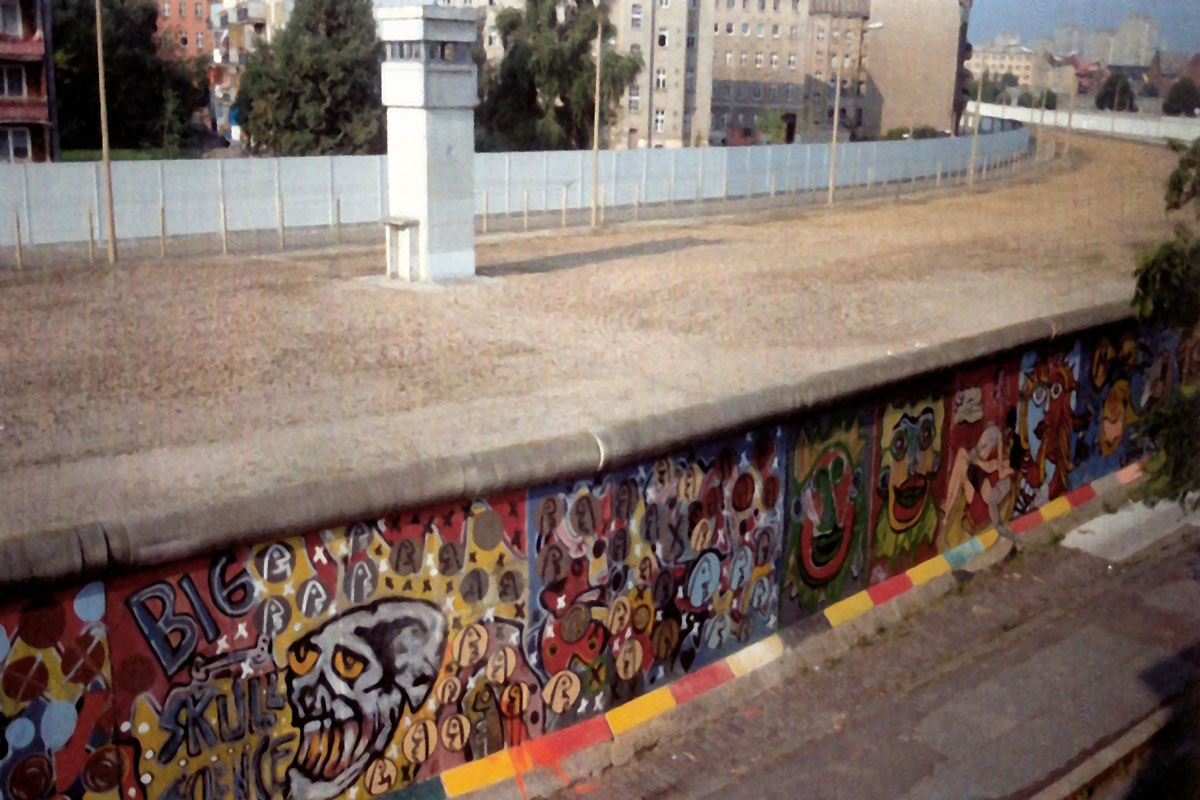 Thierry-Noir-Berlin-Wall-Pieces-8